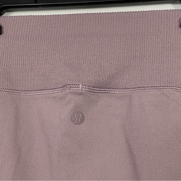 LULULEMON Ebb to Street Legging Frosted Mulberry 10 - Picture 8 of 10